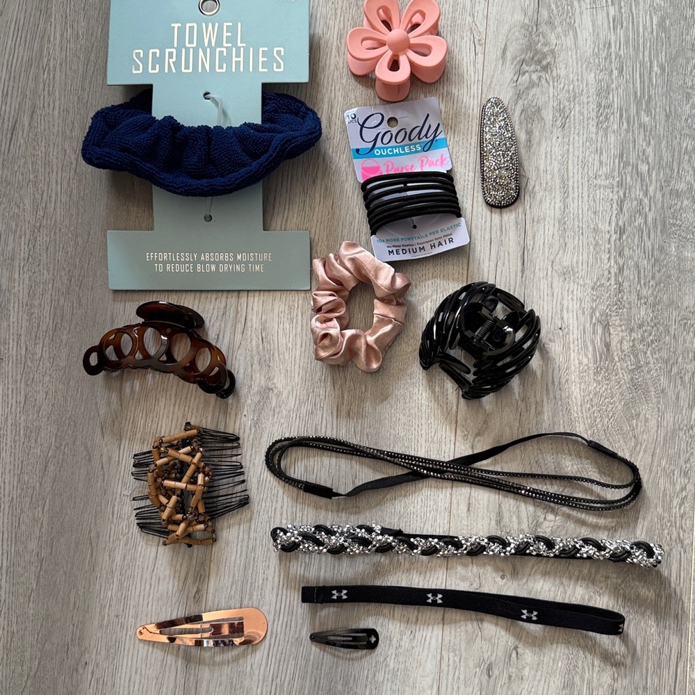 Long hair lot of hair accessories - Picture 3 of 3
